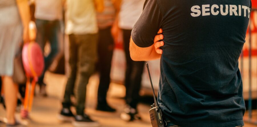 Najważniejsze elementy wyposażenia ochroniarzy